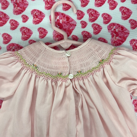 Baby girl smocked dress - Picture 3 of 4